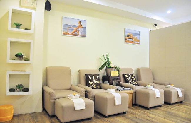 Astoria Plaza - Photo 13