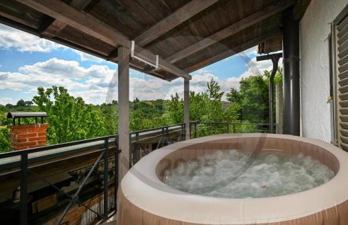 2 Bedroom Amazing Home In Vrtlinovec - Foto 6