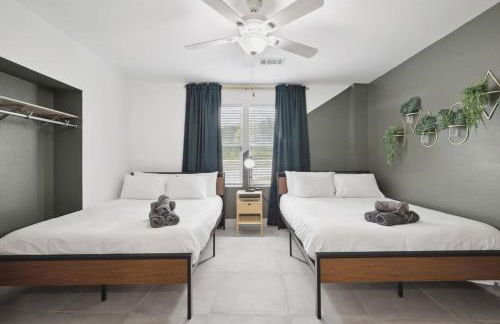 Tropical Oasis - Pool + Beach Volleyball + Firepit - Foto 32