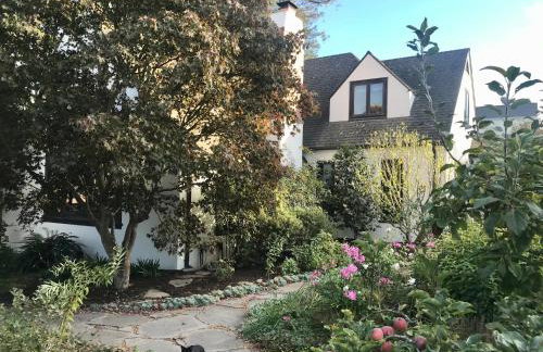 Timeless Elegance-5BR 1930s Home - Photo 33