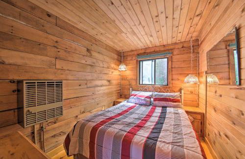 Cozy Cottage on Cat Cove with Wraparound Deck! - Foto 12