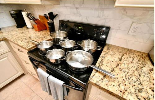 Cozy Cute Home 2BD and 1BR - Photo 22