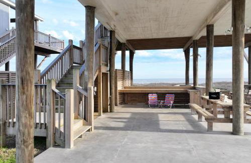 Beachfront 4BR - Tiki Bar, Yard Games, Pet-Friendly - Foto 40