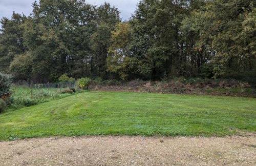 Gîte Authentique à Villemurlin avec Jardin et Parking - FR-1-590-527 - Foto 16