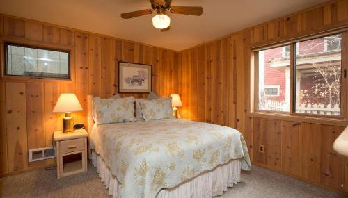 Mirror Pond - Photo 2