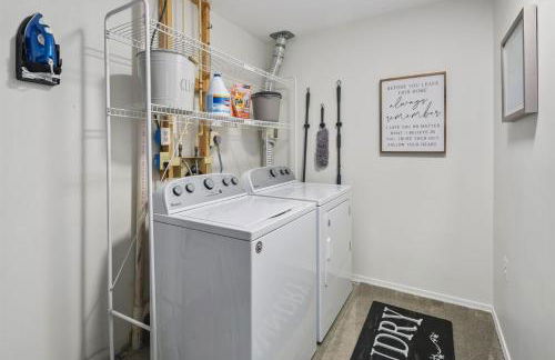 Luxury Sterling townhome - Private, Self checkin - Foto 25