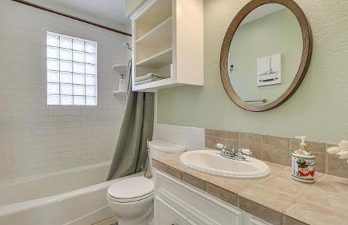 Hot Tub, Pool, and Fire Pit! Solar-Powered Hutto Gem - Foto 20