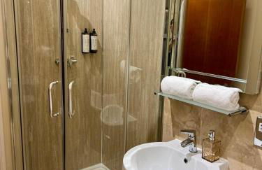 Kensington House by Warren Collection - Photo 20