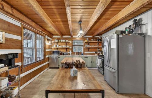 Riverfront w Hot Tub Game Room Fire Pit & More - Foto 19