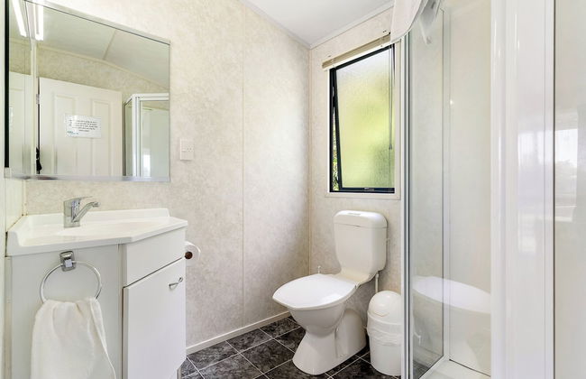 Port Waikato Holiday Park - Photo 32