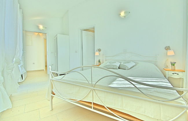 Peaceful Villa in Sveti Lovrec With Swimming Pool - Foto 4