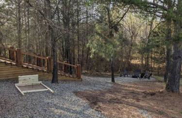 Lofted Pines Fun Family Friendly Cabin - Foto 45