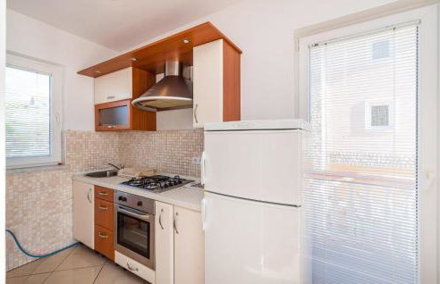 2 Bedroom Nice Apartment In Rtina - Photo 7