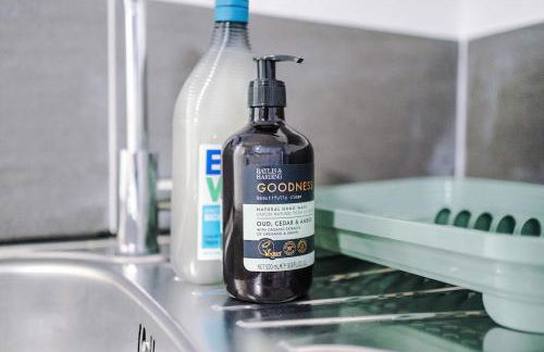 Jephsons Lodge Studio 4 - Free Parking, WiFi, Netflix & Prime, Cosy Basement Studio - Foto 19