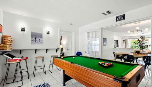 Beachside Escape Poolhouse w Game Room, Grill - Foto 4