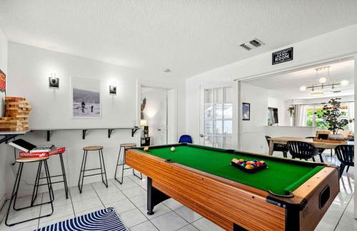 Beachside Escape Poolhouse w Game Room, Grill - Foto 4