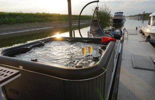 Hafen Oase - 2 Hausboote, 2 Whirlpool, 1 Sauna, Wellness - Foto 1