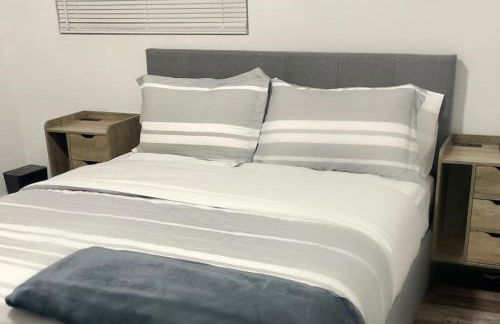 Massive 2 bedroom with fenced yard - Foto 24