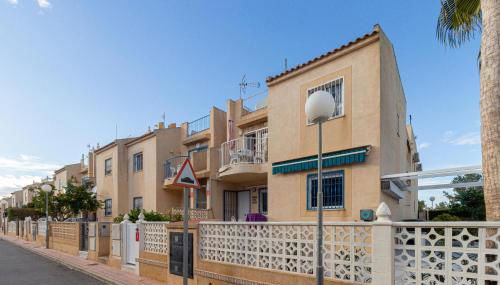 Amazing Apartment In Torrevieja - Foto 5