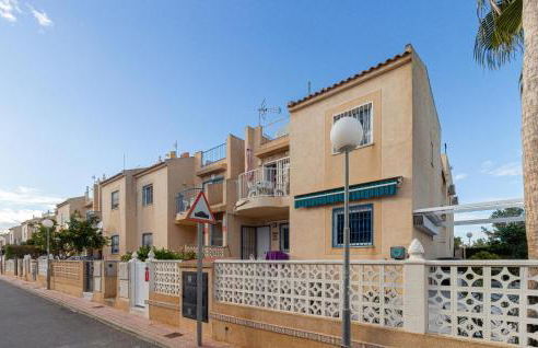 Amazing Apartment In Torrevieja - Foto 5