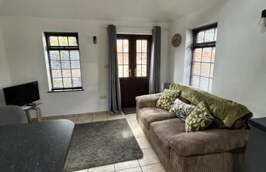 The Old Stables in Mews - Photo 2