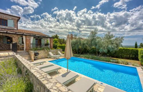 Villa Aryana With Pool - Happy Rentals - Foto 19