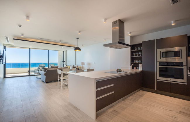 Oceanfront Vibes Iconic Beachside Getaway - Foto 10