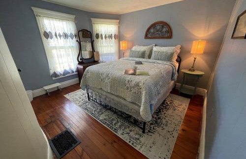 It's A Wonderful Life - Main St Penn Yan - Walk to Shops & Dining - Hot Tub - Pets OK - Seneca & Keuka Lake - Foto 38