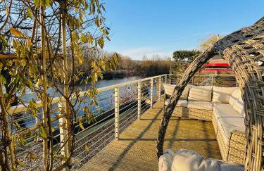 By the River - Foto 36