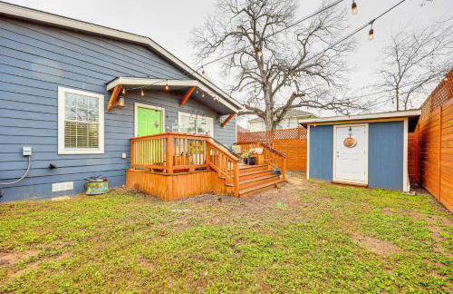 Artsy Bungalow with Yard in Dtwn San Antonio - Foto 22