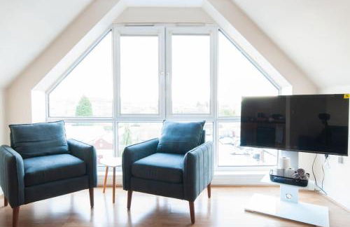 Caribou Suite-Bright & Spacious 2-Bed, Gated Parking, Close to City & Hospital - Foto 8