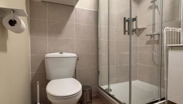 Le D'Artagnan - App 5 - Rez-de-chaussée - Foto 3, towels, Shower