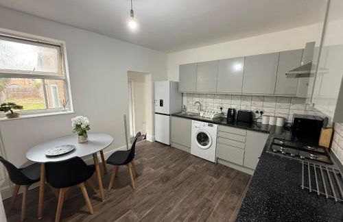 Spacious Comfort Meets Stylish Convenience - Your Perfect 3-Bedroom - Foto 1