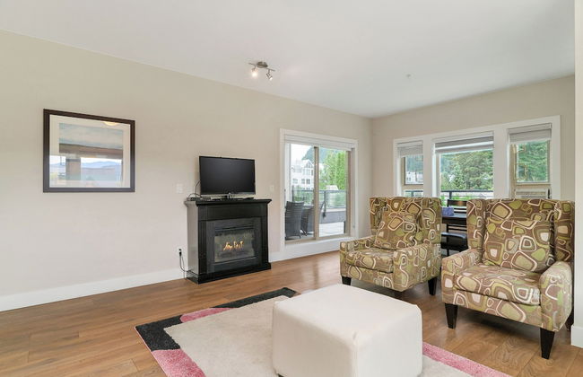 Opulent Oasis Exquisite 2Bedroom Retreat - Photo 13