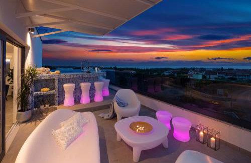 Penthouse Blue Horizon- a luxury penthouse with infinity pool, hot tub, sauna and sea views! - Foto 1