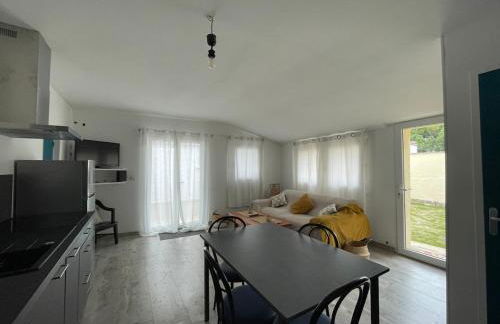 Chez moon Joli appartement rénové proche centre et parking privé - Foto 23