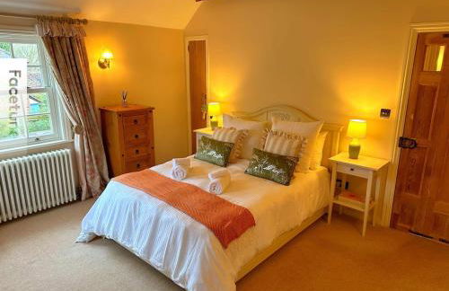 Charming Surrey Cottage perfect for Autumn or Winter gatherings - Photo 27