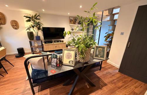 Cozy Cottage Coventry self check-in after 3pm, Pets Friendly - Foto 13