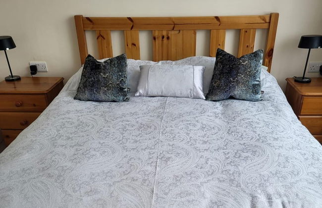 Charming 1-bed Apartment in Barefield - Photo 3