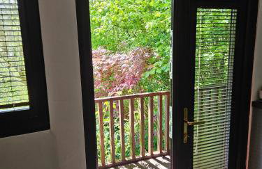 Treetops Lodge, private Cornish hideaway, parking, garden - Foto 53