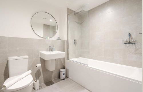 Spacious Modern 2 BR Old Trafford & Free Parking - Foto 9