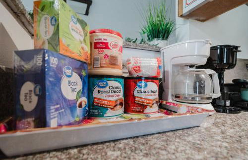 Entire Private Home with 4 Bedrooms 2 Bathrooms, Garage & Gated Yard, Near San Diego Gaslamp, Beach, Available Now - Foto 18