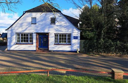 Haus Auf der Warft in Wangerland - Photo 1