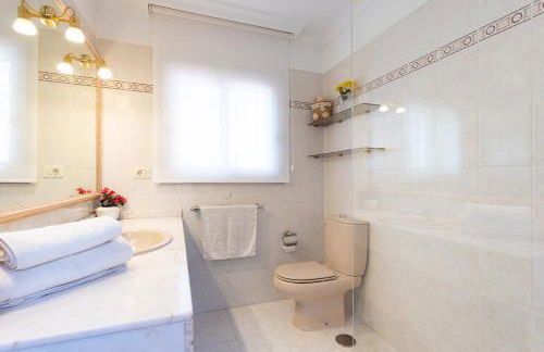 One & Only Sports and Relax Villa by Eden Rentals - Foto 52