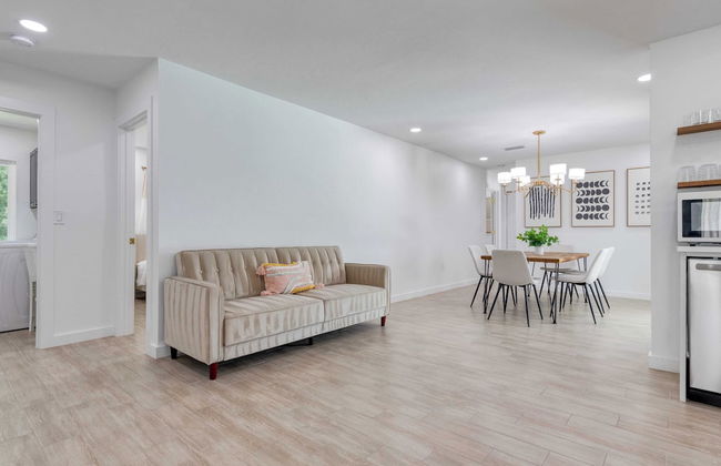 Casa Bonita by Avantstay Large Backyard, Patio, Pool + Hot Tub - Foto 10