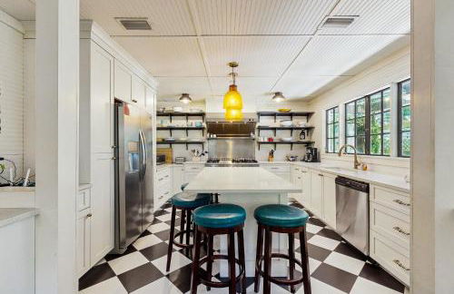 Dog-Friendly Cottage by the Beach with Private Pool, Pool Spa, & Free WiFi - Foto 7