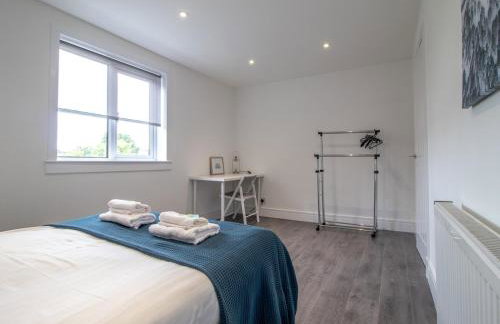 Renfrew Town Centre Easy Link to Glasgow City - Pass the Keys - Foto 25