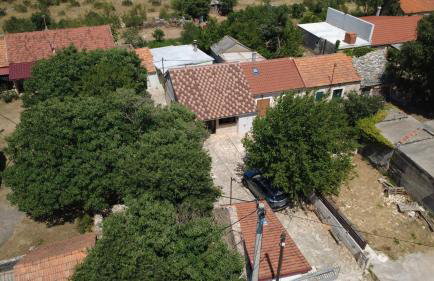 Apartments with parking space Konjevrate, Krka - 24487 - Foto 1