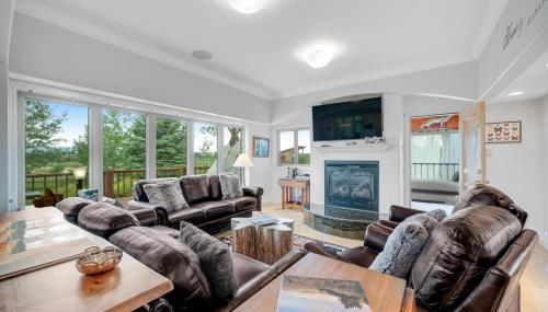 Fun with Family! Mtn-View Gem with Deck in Driggs - Photo 2