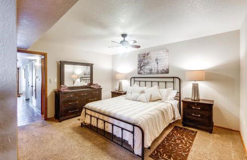 Lakefront Unit with Dock in Carlsbad! - Foto 10